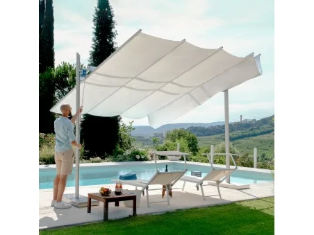 Maistra: die erste faltbare, neigbare und höhenverstellbare Segelmarkise