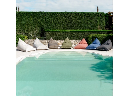 Randa XL: der wetterfeste Outdoor Sitzsack mit radialem Design