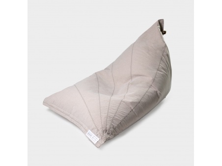 Randa XL: der wetterfeste Outdoor Sitzsack mit radialem Design