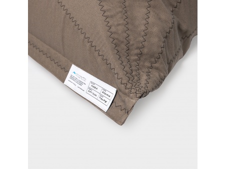 Randa XL: der wetterfeste Outdoor Sitzsack mit radialem Design