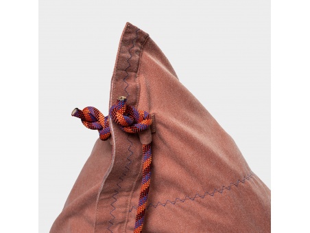 Randa XL: der wetterfeste Outdoor Sitzsack mit radialem Design