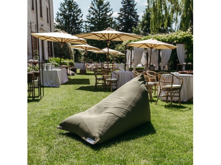 Randa XL: der wetterfeste Outdoor Sitzsack mit radialem Design