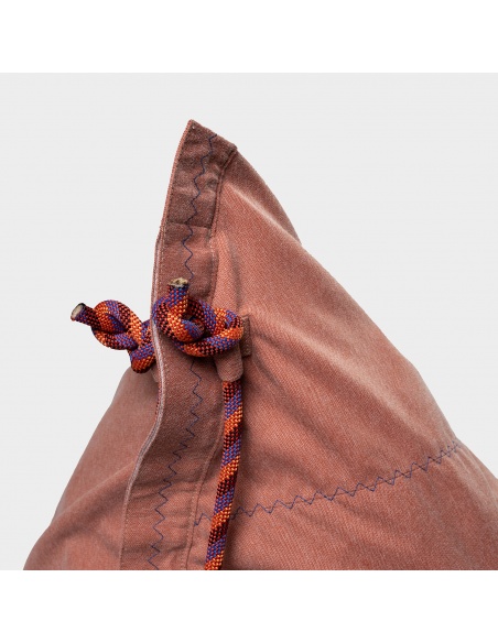 Randa, der einzige Sitzsack mit radialem Design für Innen- und Außenbereiche