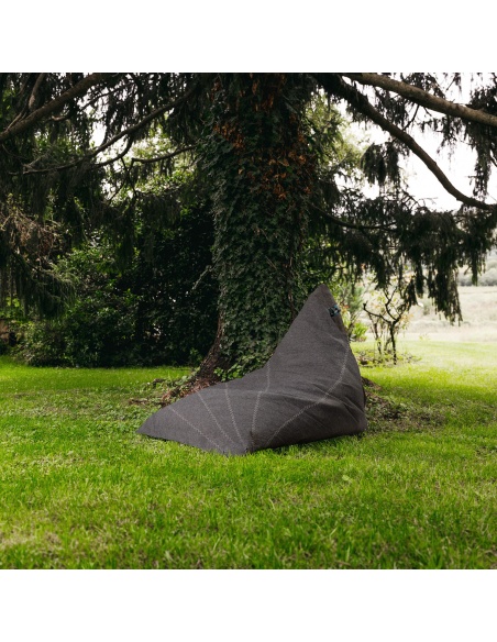 Randa, der einzige Sitzsack mit radialem Design für Innen- und Außenbereiche