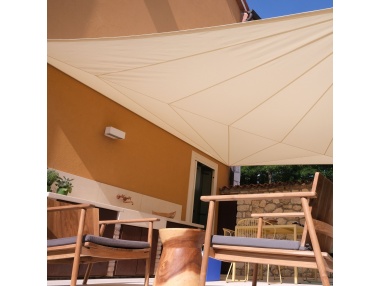 Solaria Lean Stock - Sonnensegel mit Wandprofil aus Lagerbestand