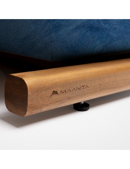 Tuga: Liegestuhl aus Teak mit einzigartigem nautischenDesign