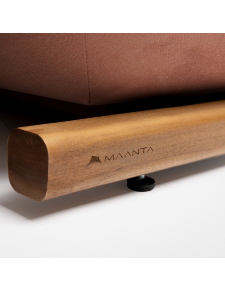 Tuga: Liegestuhl aus Teak mit einzigartigem nautischenDesign