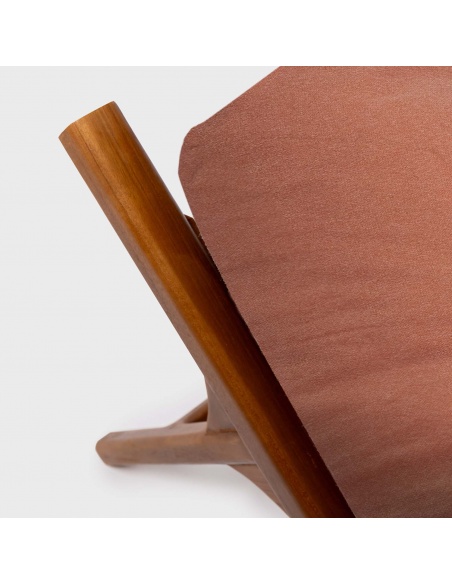 Tuga: Liegestuhl aus Teak mit einzigartigem nautischenDesign