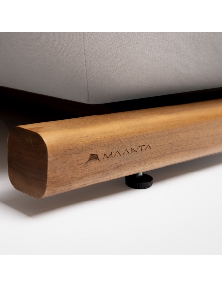 Tuga: Liegestuhl aus Teak mit einzigartigem nautischenDesign