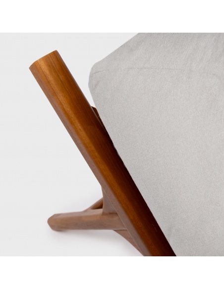 Tuga: Liegestuhl aus Teak mit einzigartigem nautischenDesign