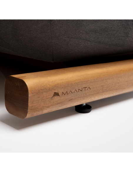 Tuga: Liegestuhl aus Teak mit einzigartigem nautischenDesign