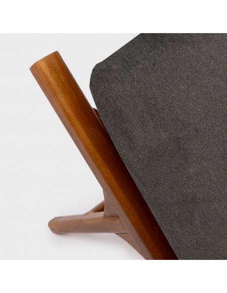 Tuga: Liegestuhl aus Teak mit einzigartigem nautischenDesign