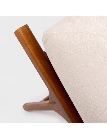 Tuga: Liegestuhl aus Teak mit einzigartigem nautischenDesign