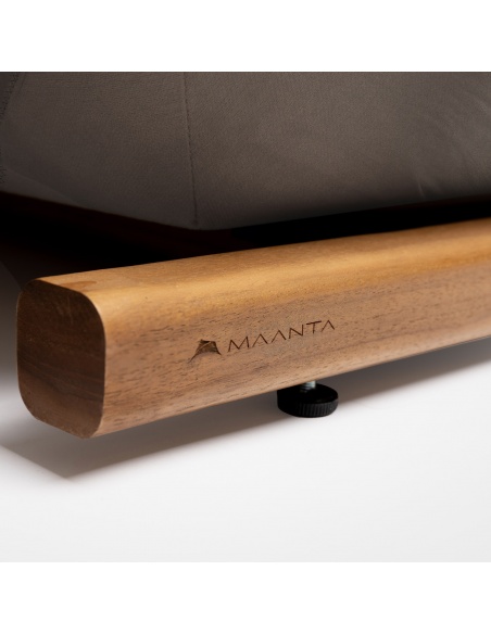 Tuga: Liegestuhl aus Teak mit einzigartigem nautischenDesign