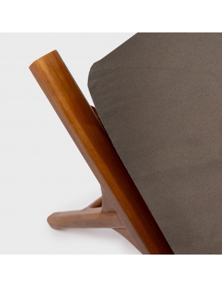 Tuga: Liegestuhl aus Teak mit einzigartigem nautischenDesign