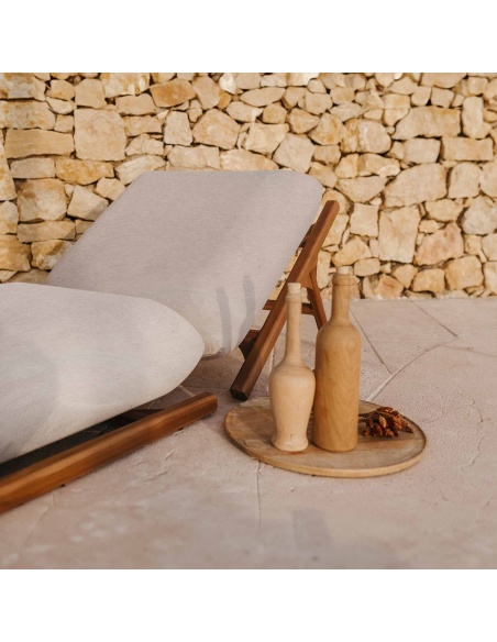 Tuga: Liegestuhl aus Teak mit einzigartigem nautischenDesign