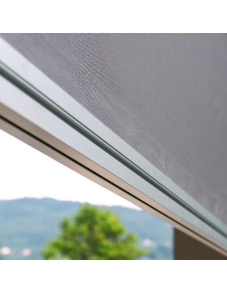 Reef Roll Senkrechtmarkise Mit Seilführung Nach Maß