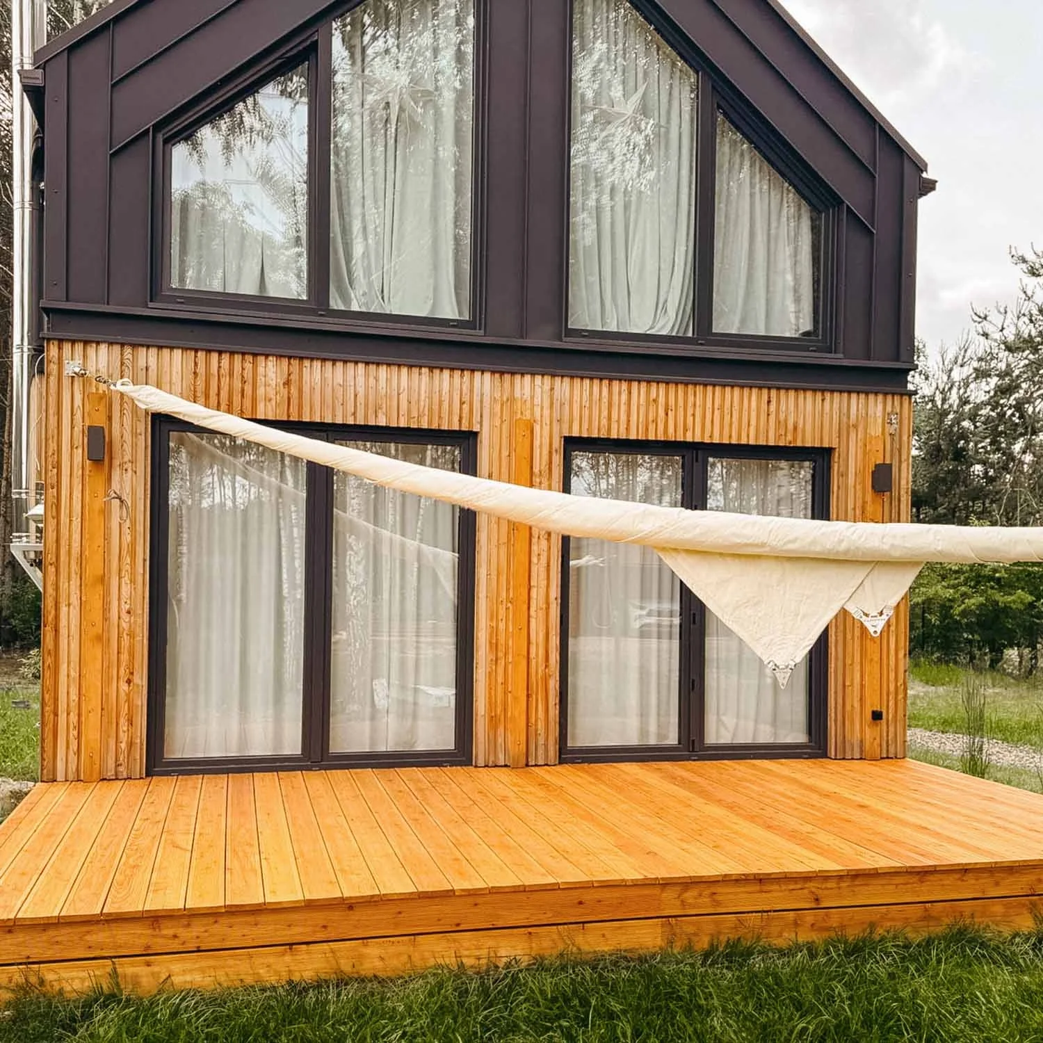 Solaria Furl Wasserdicht: Aufrollbares Sonnensegel mit Radialschnitt