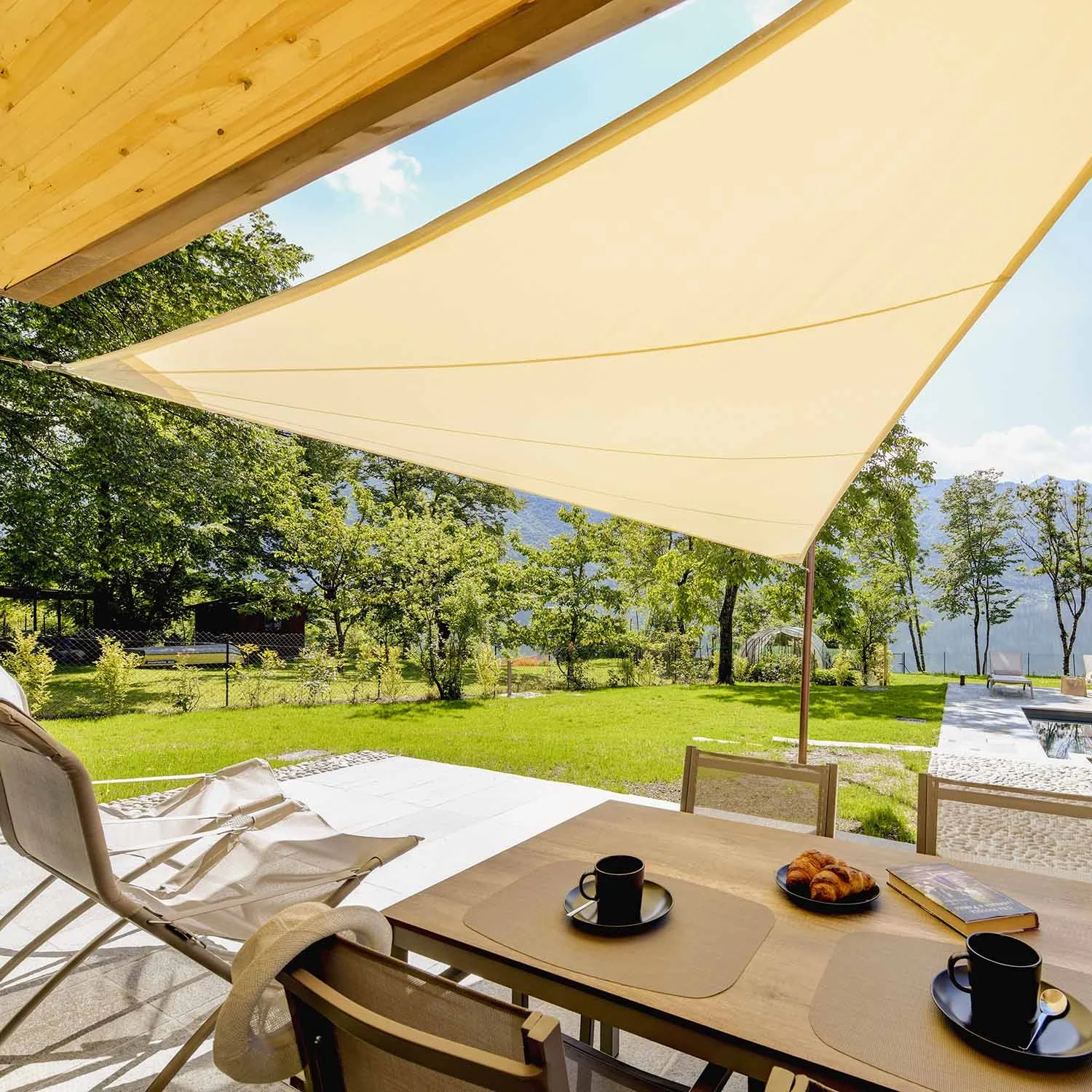 Solaria - unser bestes wasserdichtes Sonnensegel mit Radialschnitt