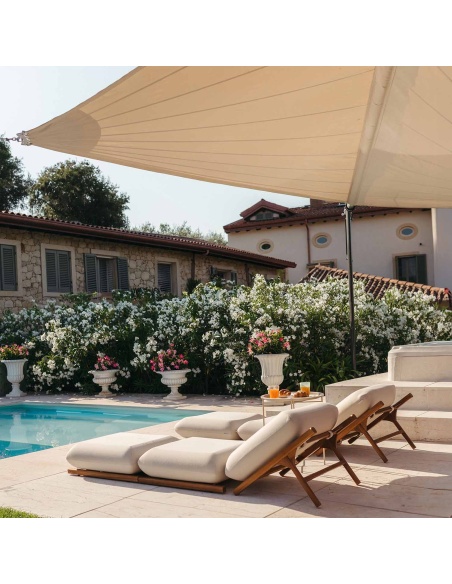 Tuga: Liegestuhl aus Teak mit einzigartigem nautischenDesign