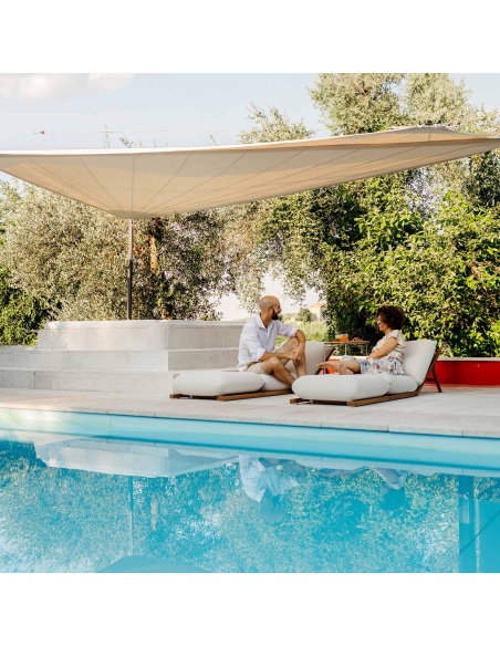 Tuga: Liegestuhl aus Teak mit einzigartigem nautischenDesign