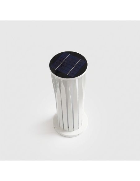 Helira: Solar Gartenlampe Design