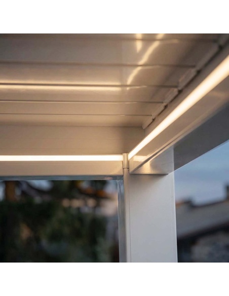 Lyra T6: Bioklimatische Pergola mit 6 einzigartigen Technologien