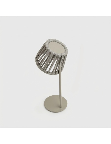Mini Ropelle: Wiederaufladbare Tischlampe aus Olefinseil