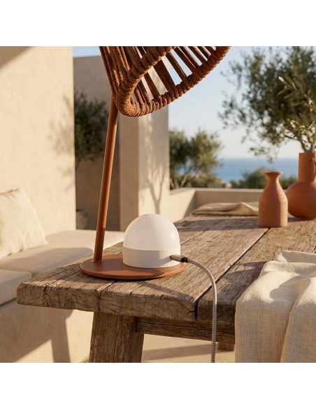 Mini Ropelle: Wiederaufladbare Tischlampe aus Olefinseil