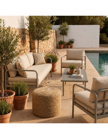 Thyrea: Geflochtener Outdoor-Pouf im Maanta Design