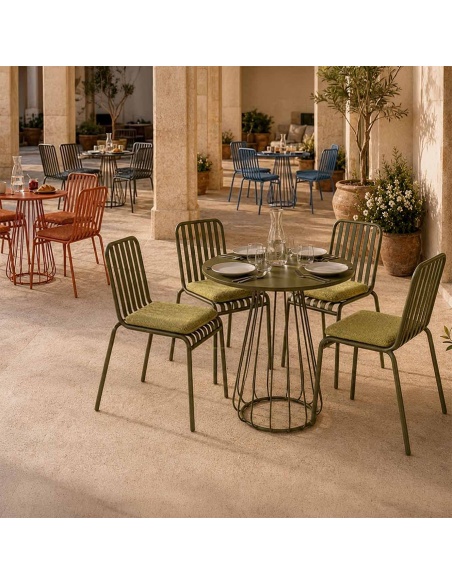 Forgya: 4er-Set Outdoor-Stühle aus Eisen mit vertikalen Lamellen