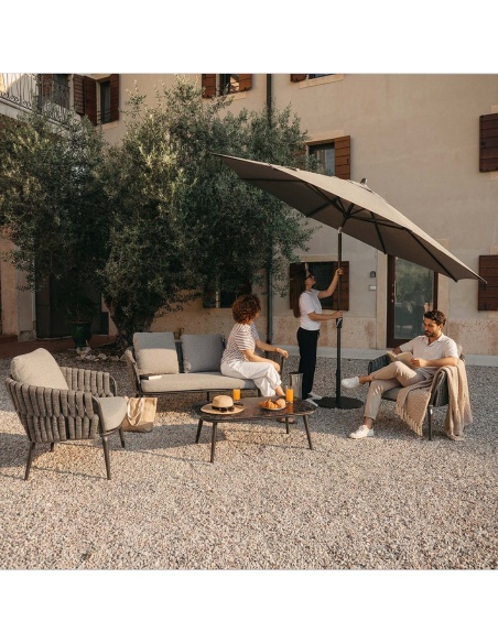 Lybra: Neigbarer Sonnenschirm mit Mittelmast und EquiTilt®-Technologie