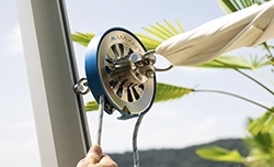 AUTOMATISCH AUFROLLBARE SONNENSEGEL